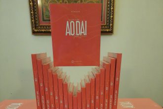 Sách ảnh “Huyền thoại Áo dài Việt Nam