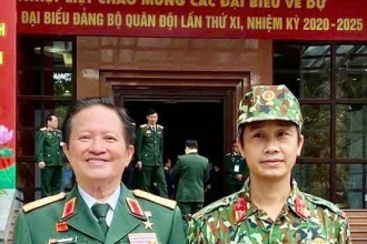 Thượng tướng Nguyễn Huy Hiệu và Đại tá Vũ Mạnh Cường