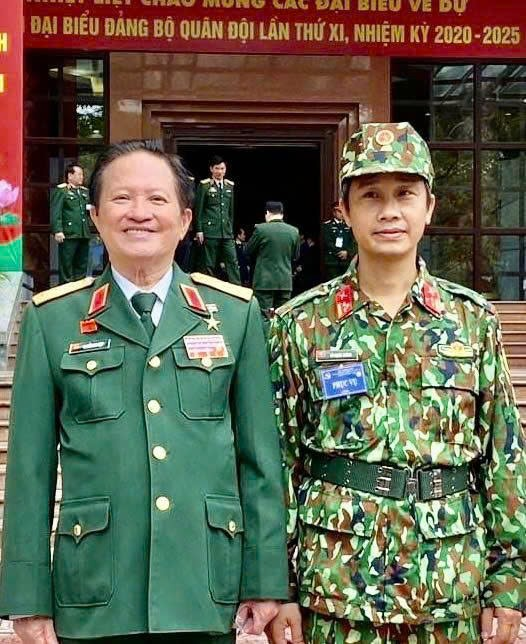 Thượng tướng Nguyễn Huy Hiệu và Đại tá Vũ Mạnh Cường