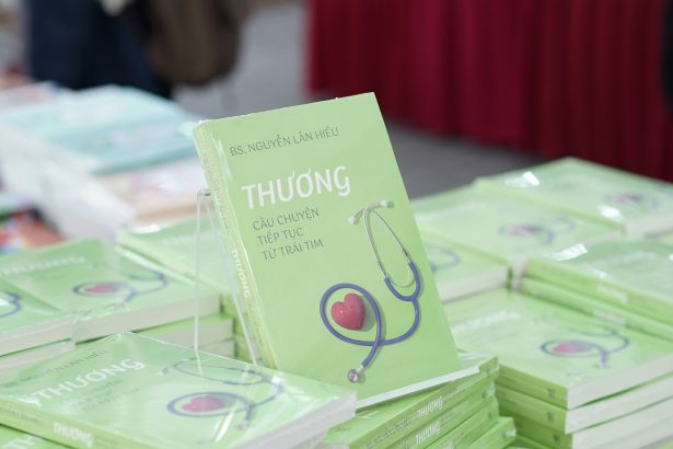 Sách "Thương" của Bác sĩ Nguyễn Lân Hiếu