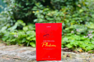 “Chuyện của Phòm” – tổng tập truyện ngắn hài hiện đại (từ tập 5 đến tập 8) ra mắt năm 2025 – Nhà xuất bản Hội Nhà văn.
